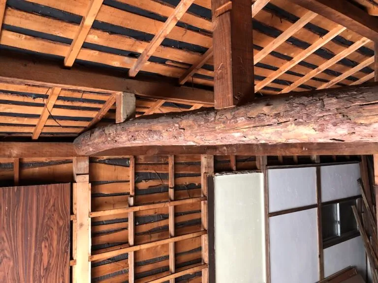 丸太梁